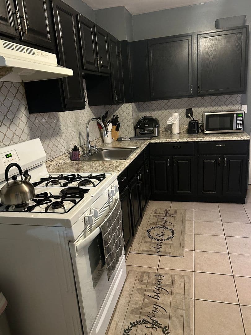 Wilmington House: 7 E 25th St