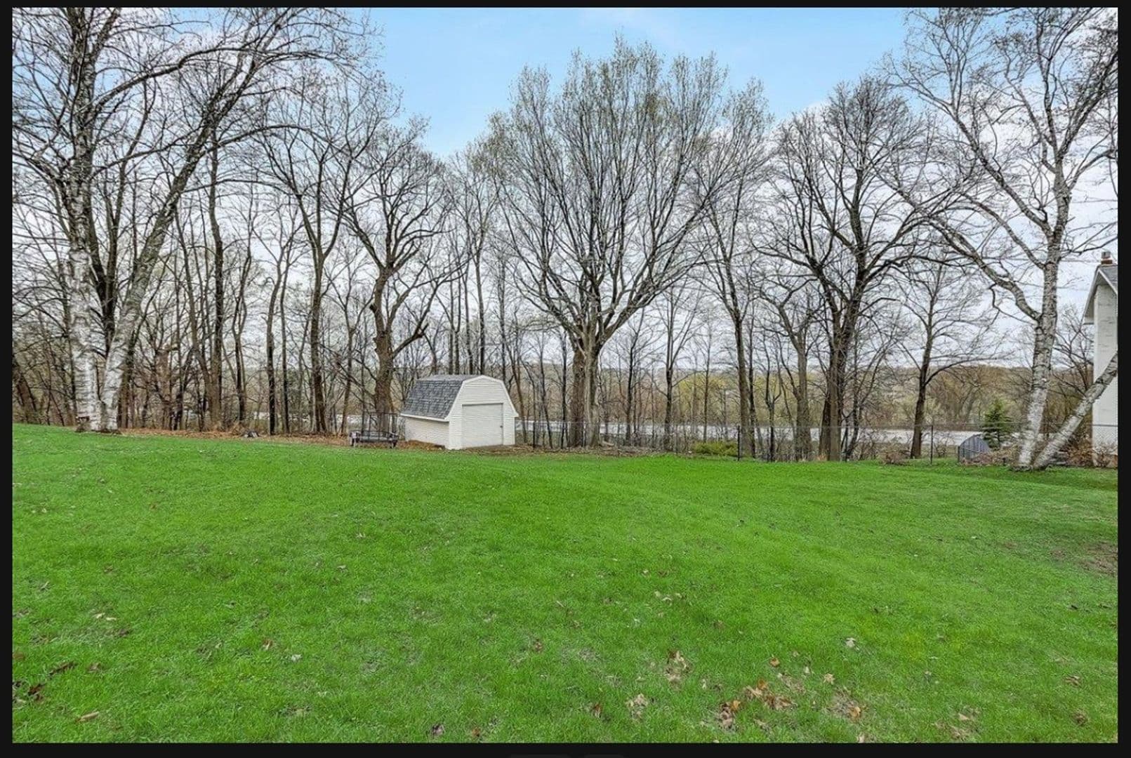 Prior Lake House: 17742 Fairlawn Ave
