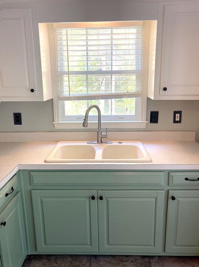 Villa Rica House: 1370 Fernwood Ct