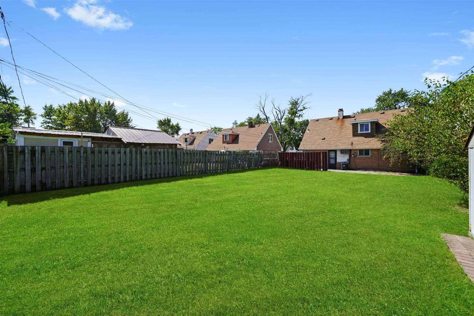 Lansing House: 17007 Oakwood Ave