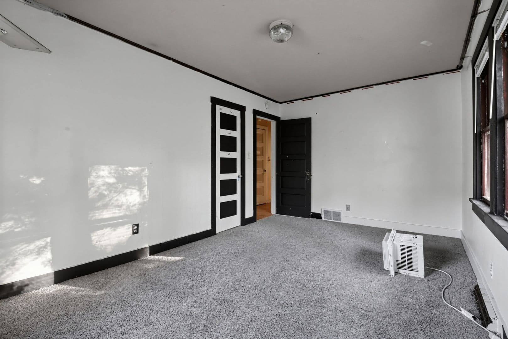 Crystal Lake House: 6414 W Hillside Rd