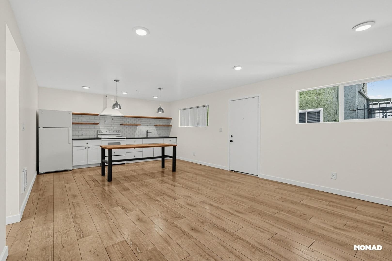 Long Beach Townhome: 2326 Locust Ave