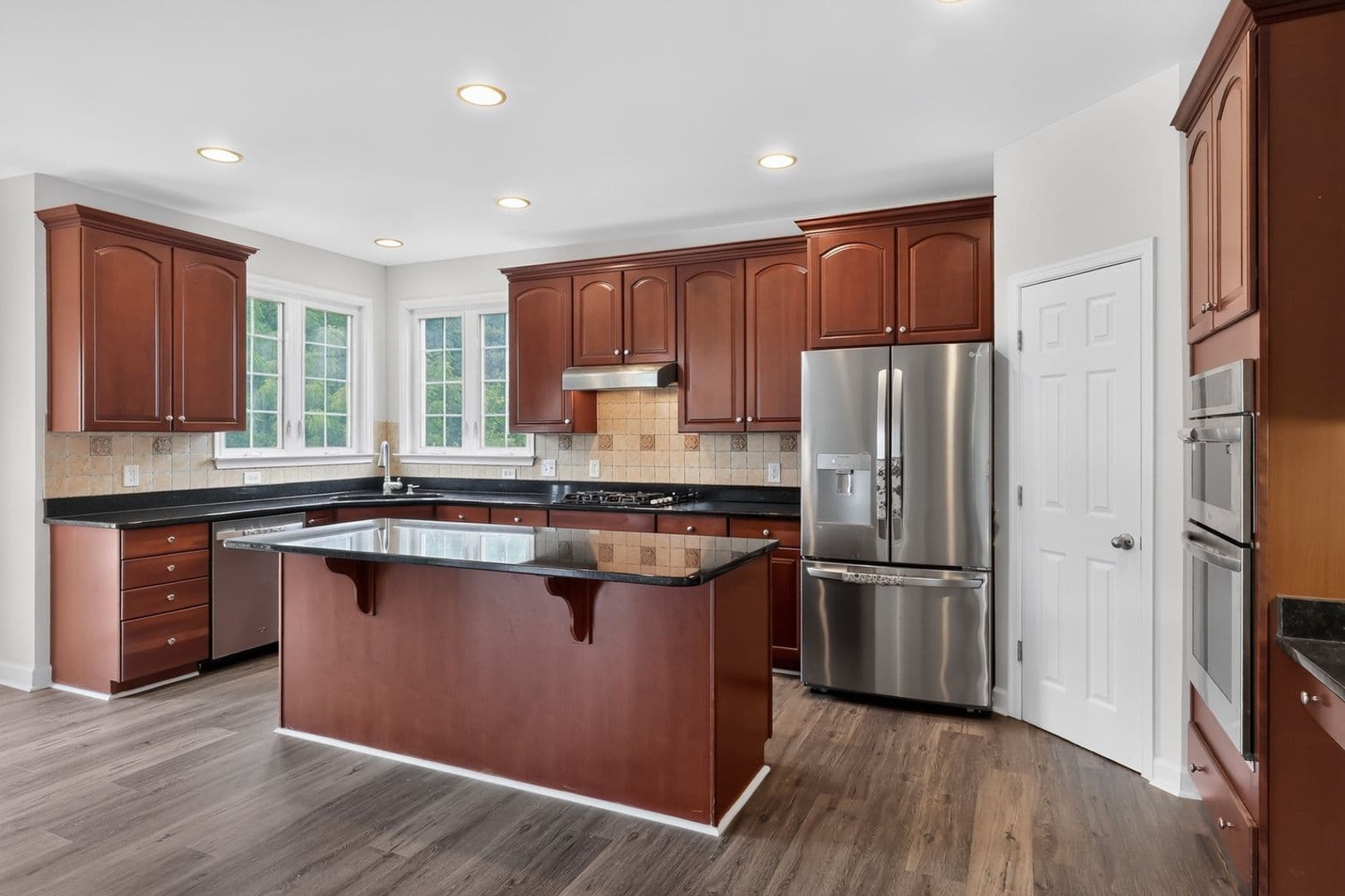 Middletown House: 110 Plymouth Pl