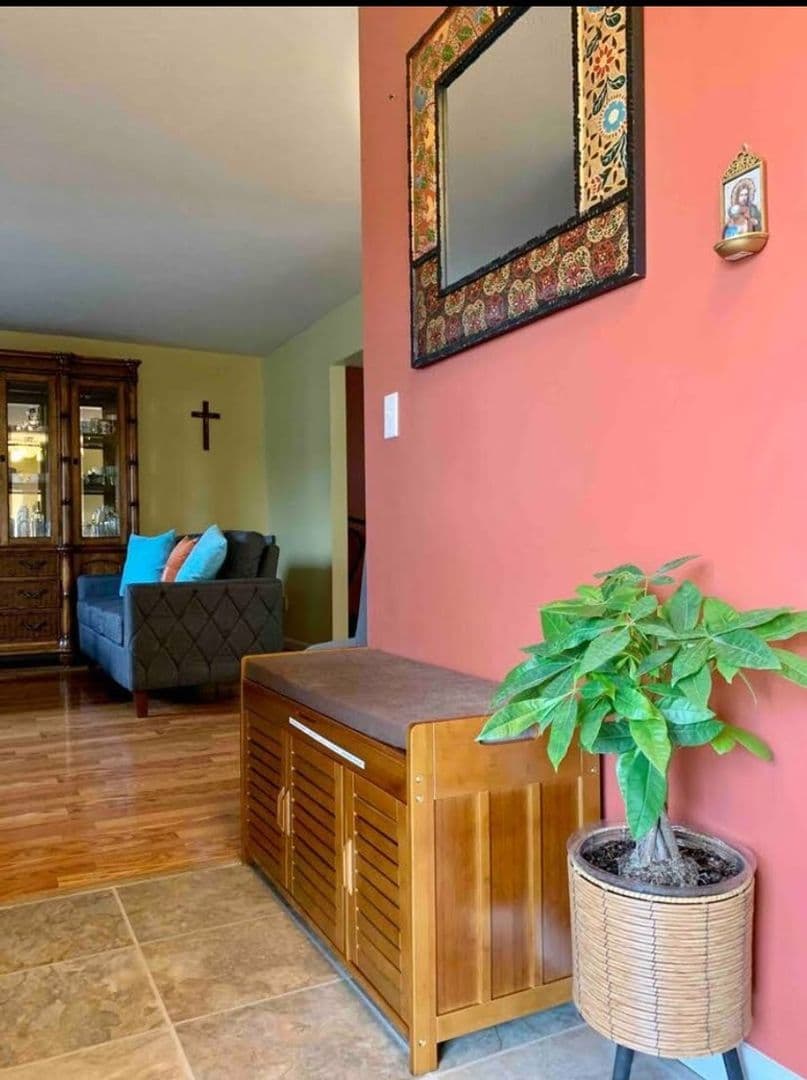 Dunlap House: 11723 N Scotts Trl