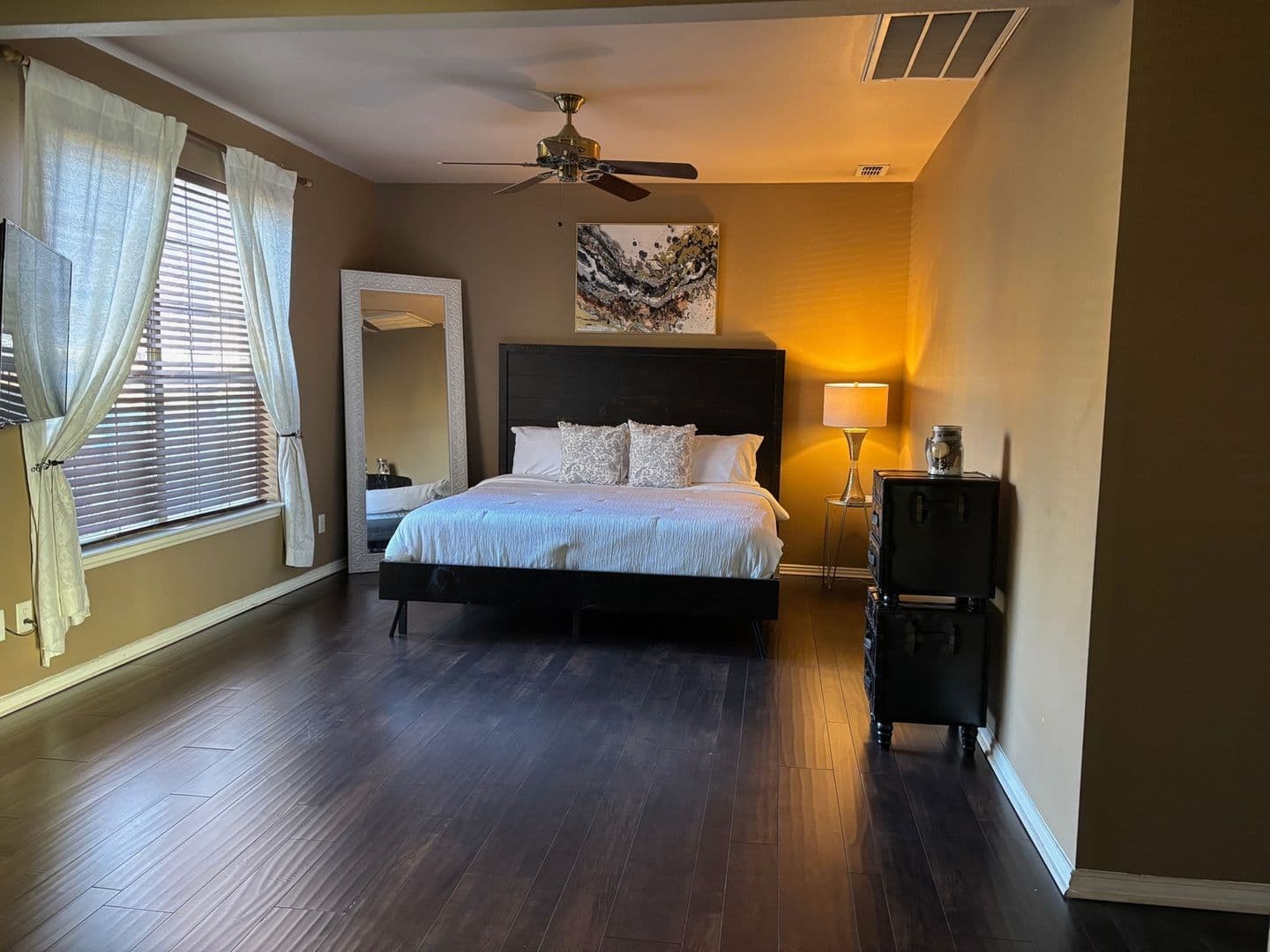 The Colony House: 5557 Big River Dr