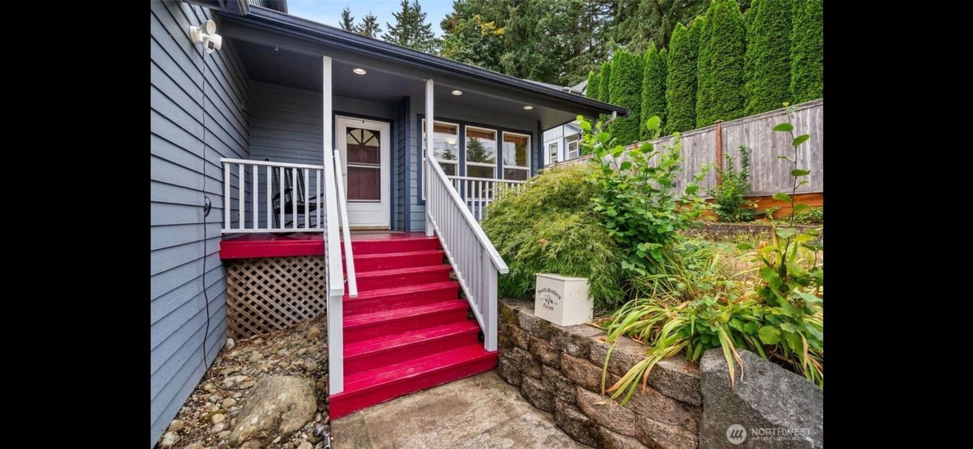 Olympia House: 627 Bates St SW