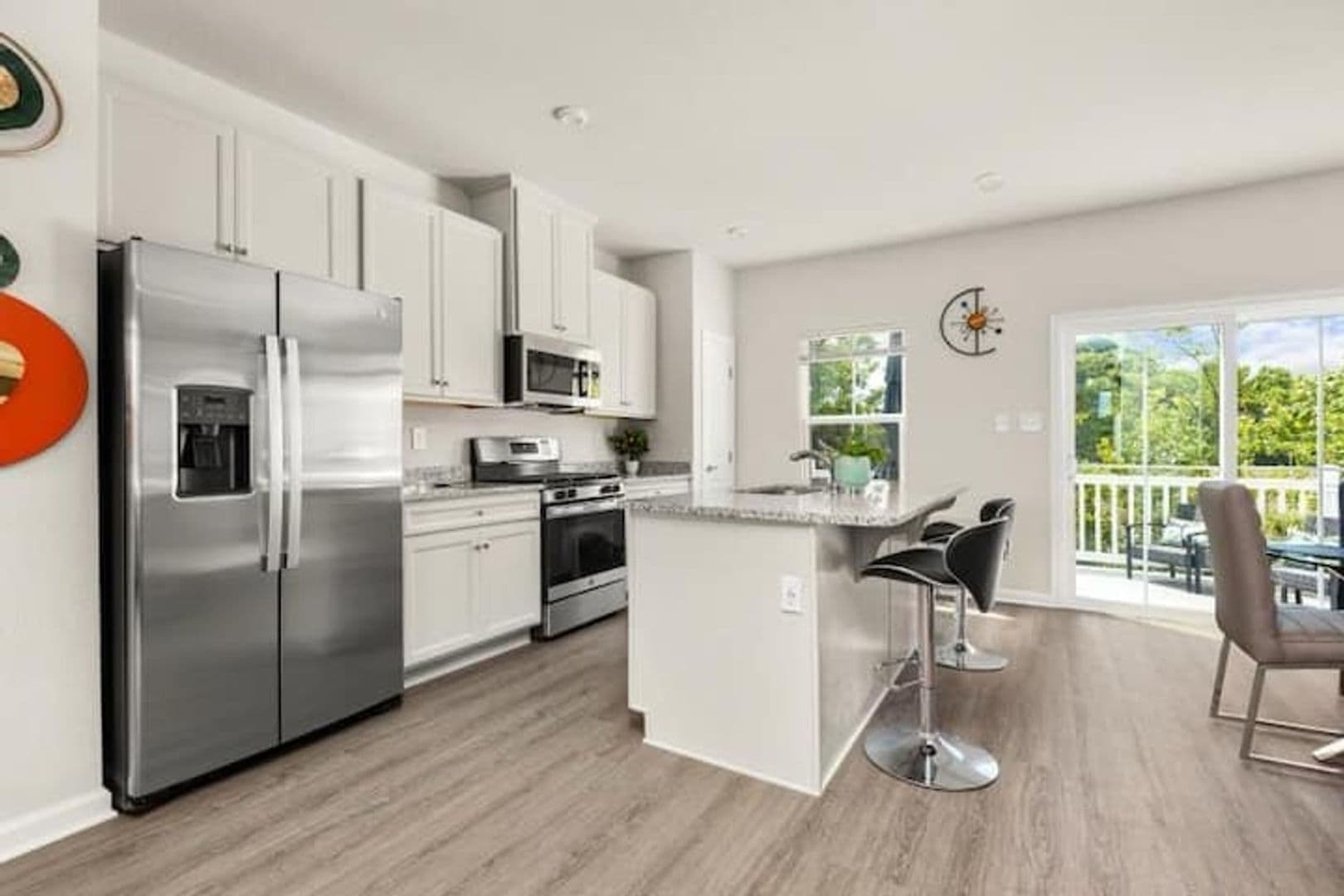 Portsmouth House: 207 Falcon Ave