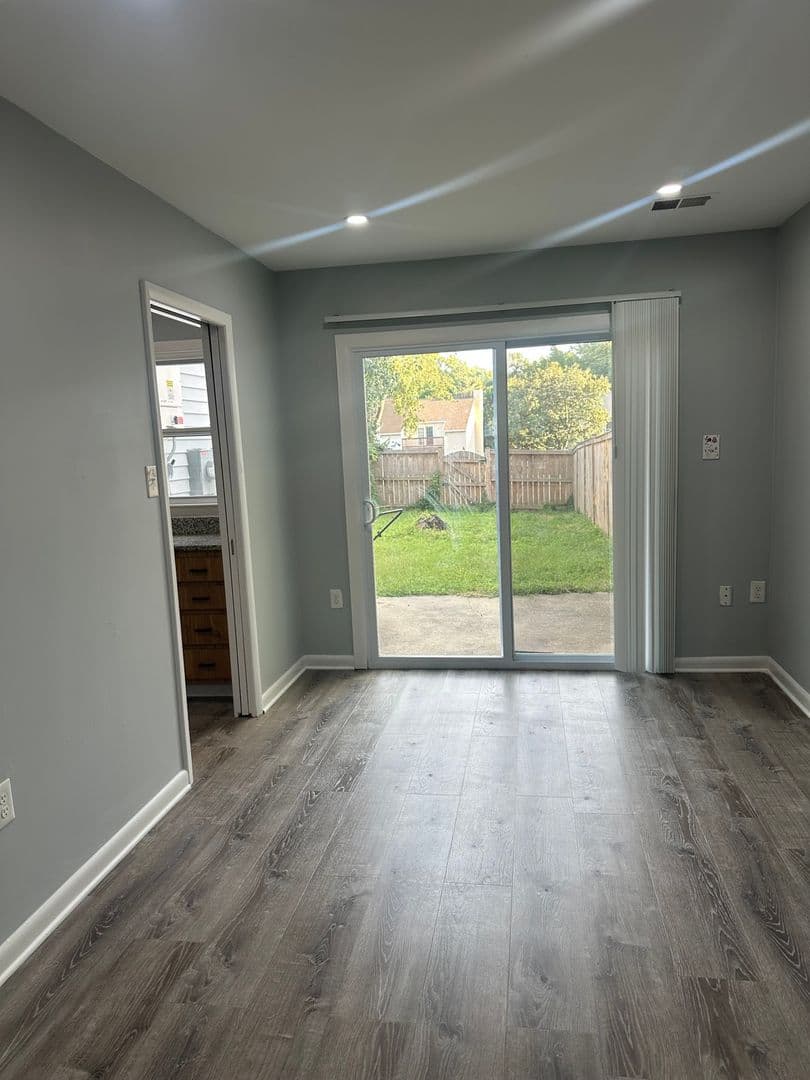 Waldorf Townhome: 61 Meadow Ln