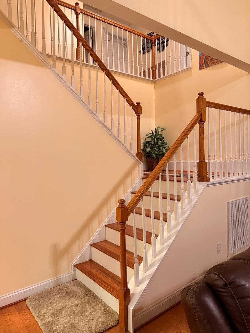 Cary House: 606 Gravel Brook Ct