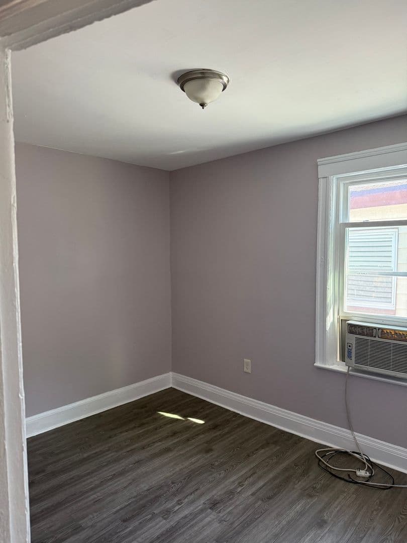 East Orange House: 315 Glenwood Ave