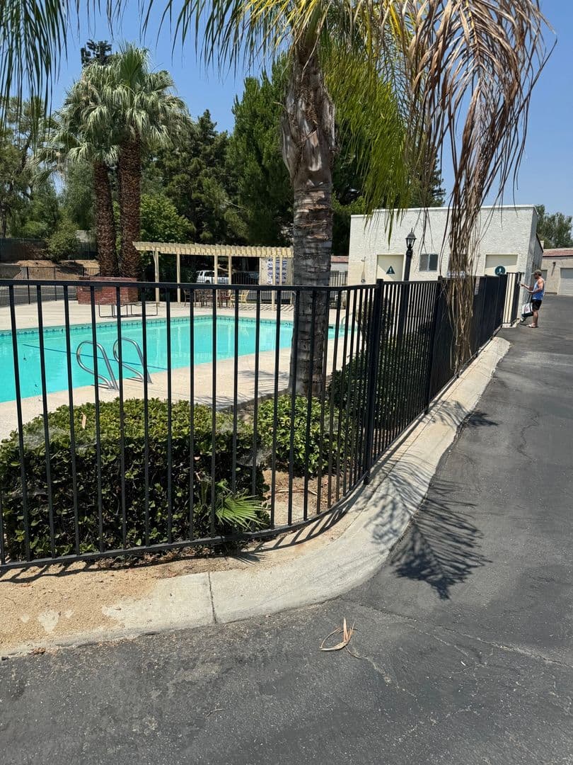 Bakersfield Townhome: 14500 Las Palmas Dr