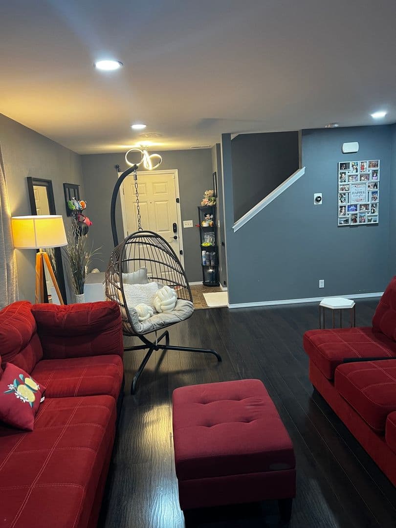 Kent House: 29088 215th Pl SE
