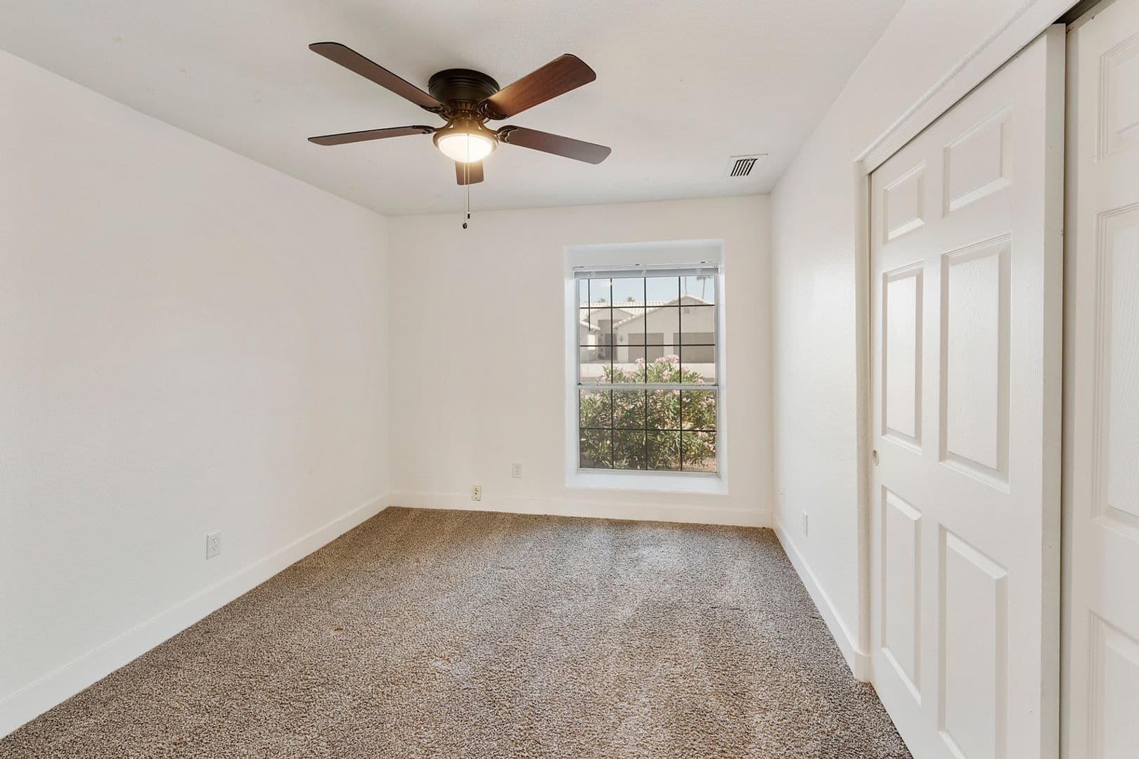Gilbert House: 351 W Amoroso Dr