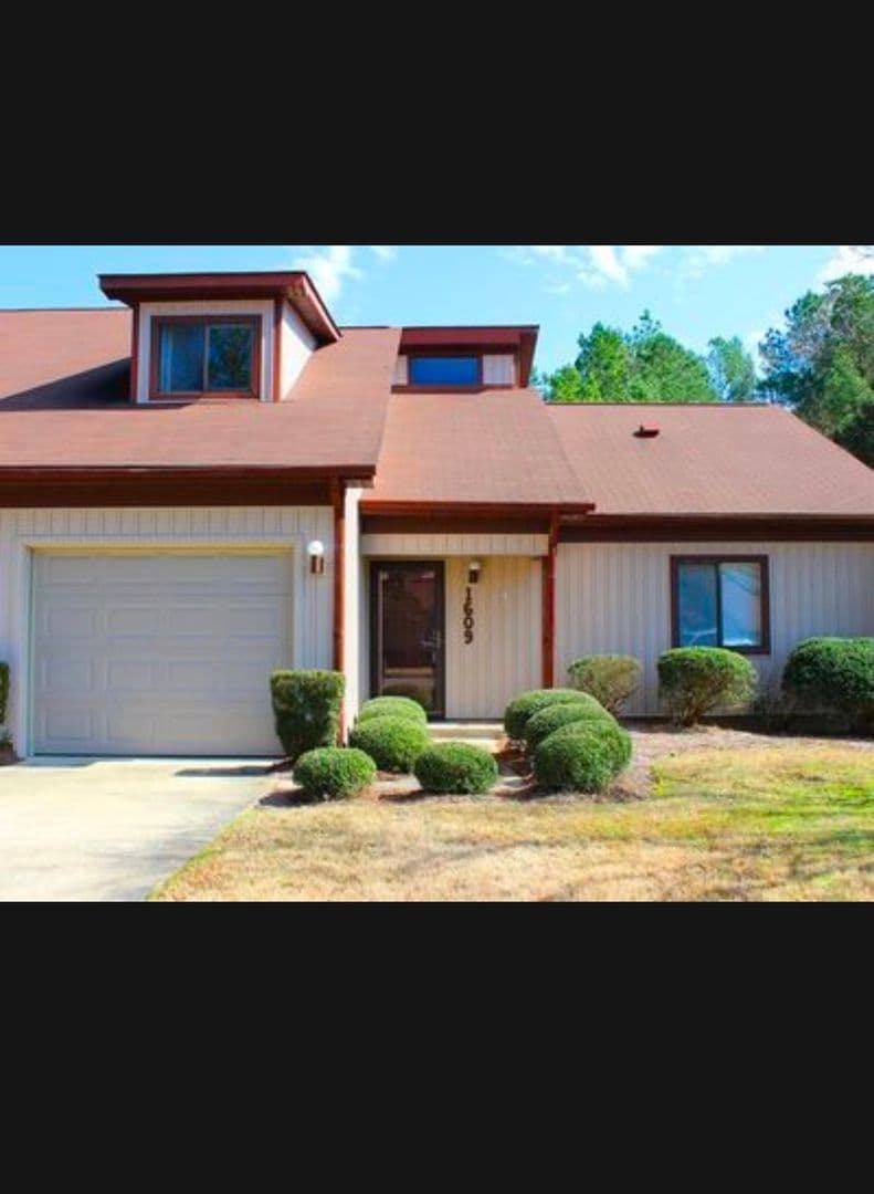 Goldsboro Townhome: 1609 S Taylor St