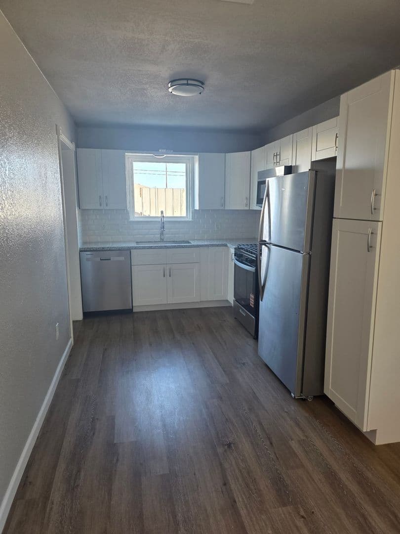 Lubbock House: 7403 Globe Ave