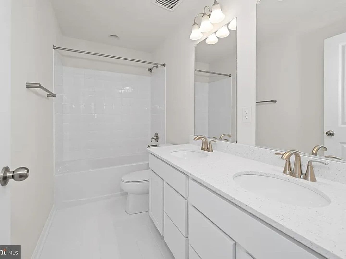 Middletown House: 635 Corbit Dr