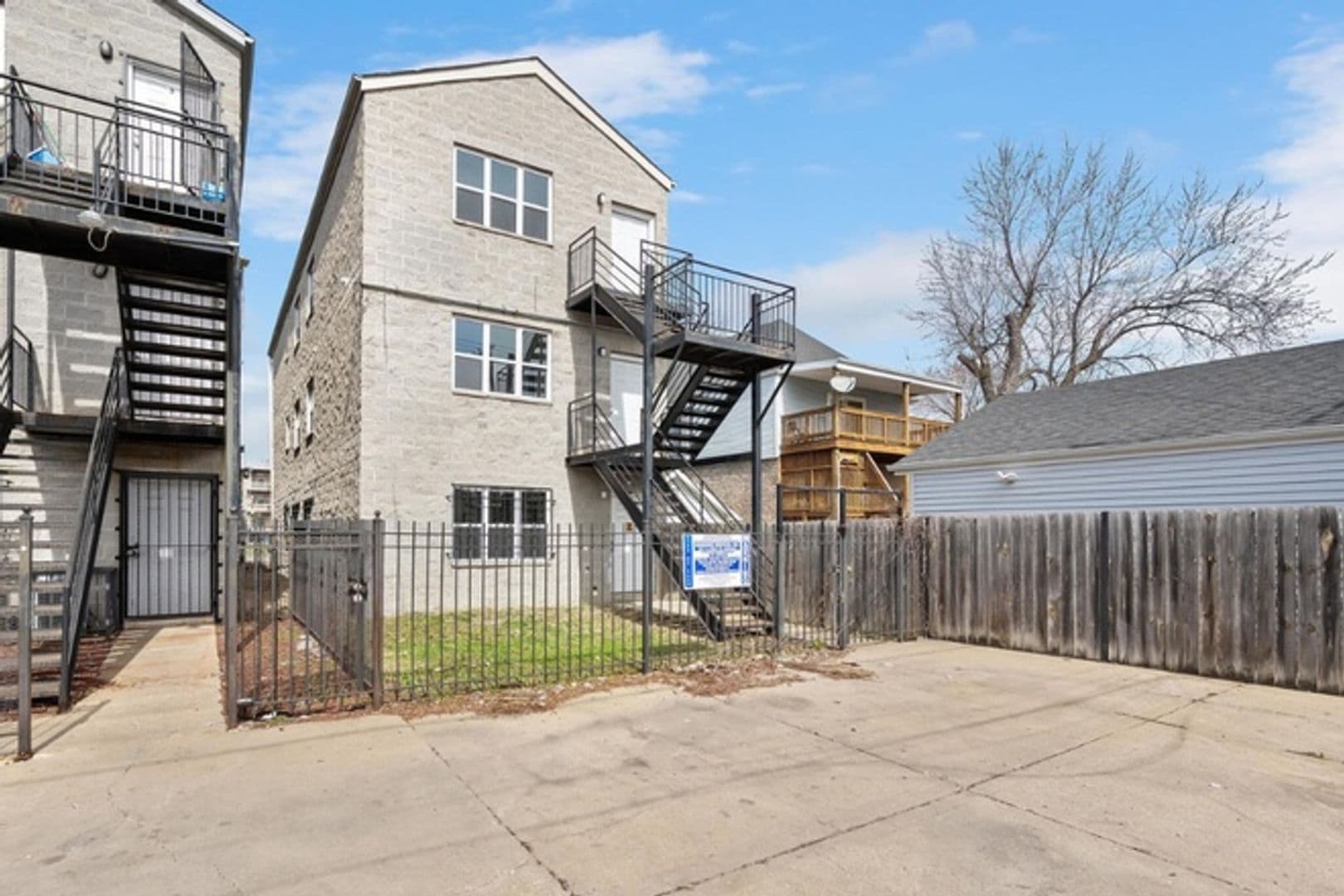 Chicago Townhome: 2855 W Arthington St