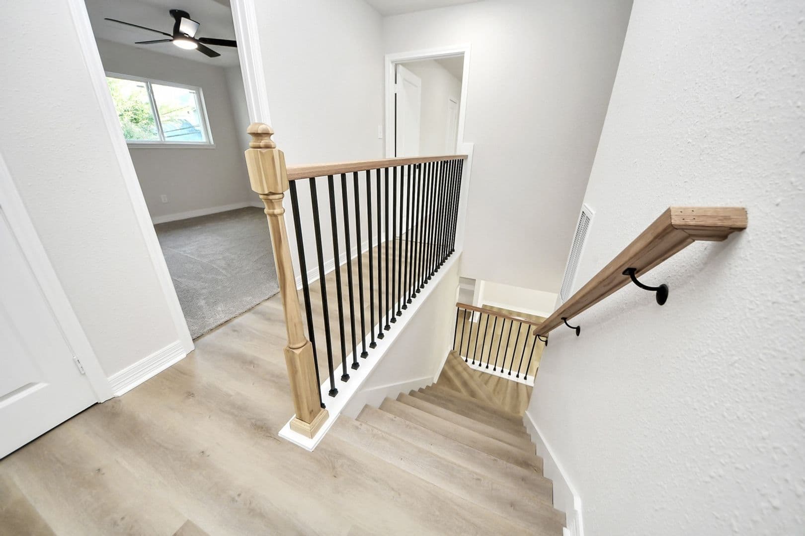 Houston House: 10806 Olympia Dr