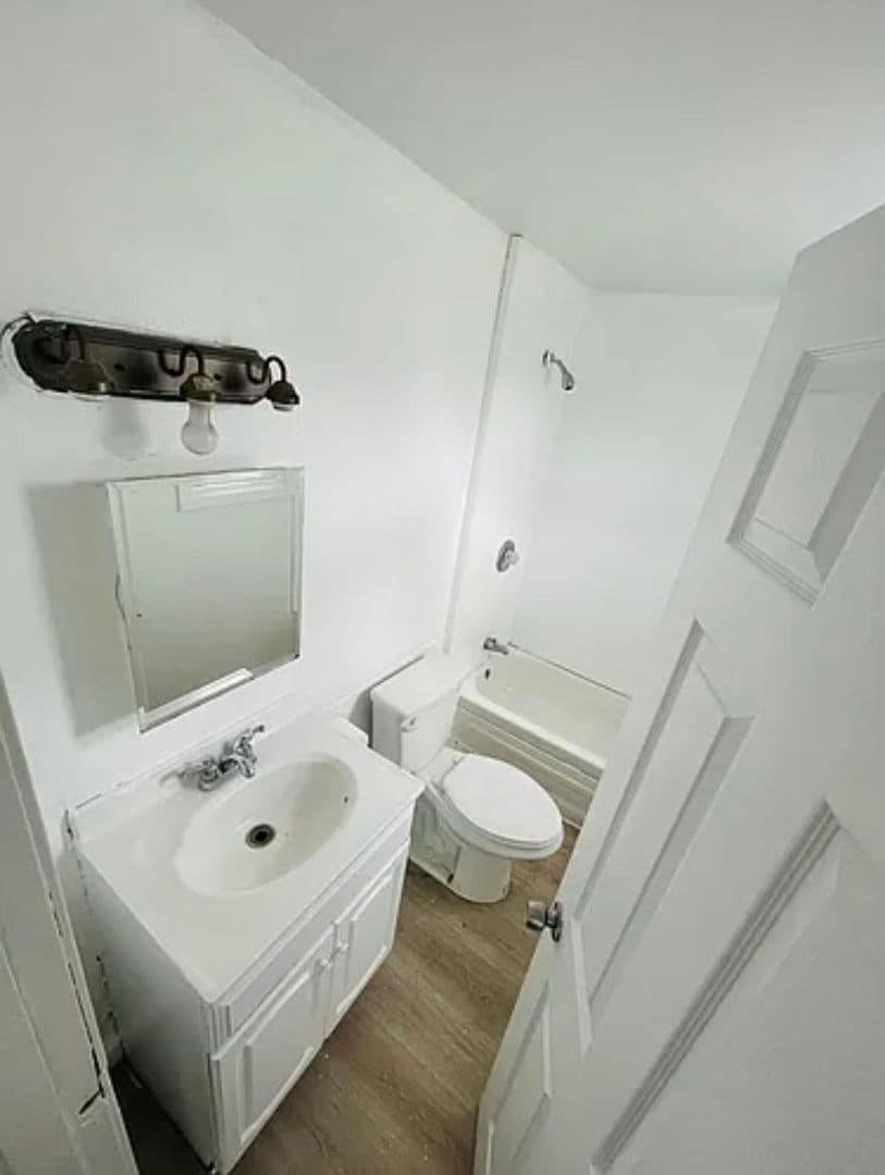 Buffalo Townhome: 327 Hampshire St