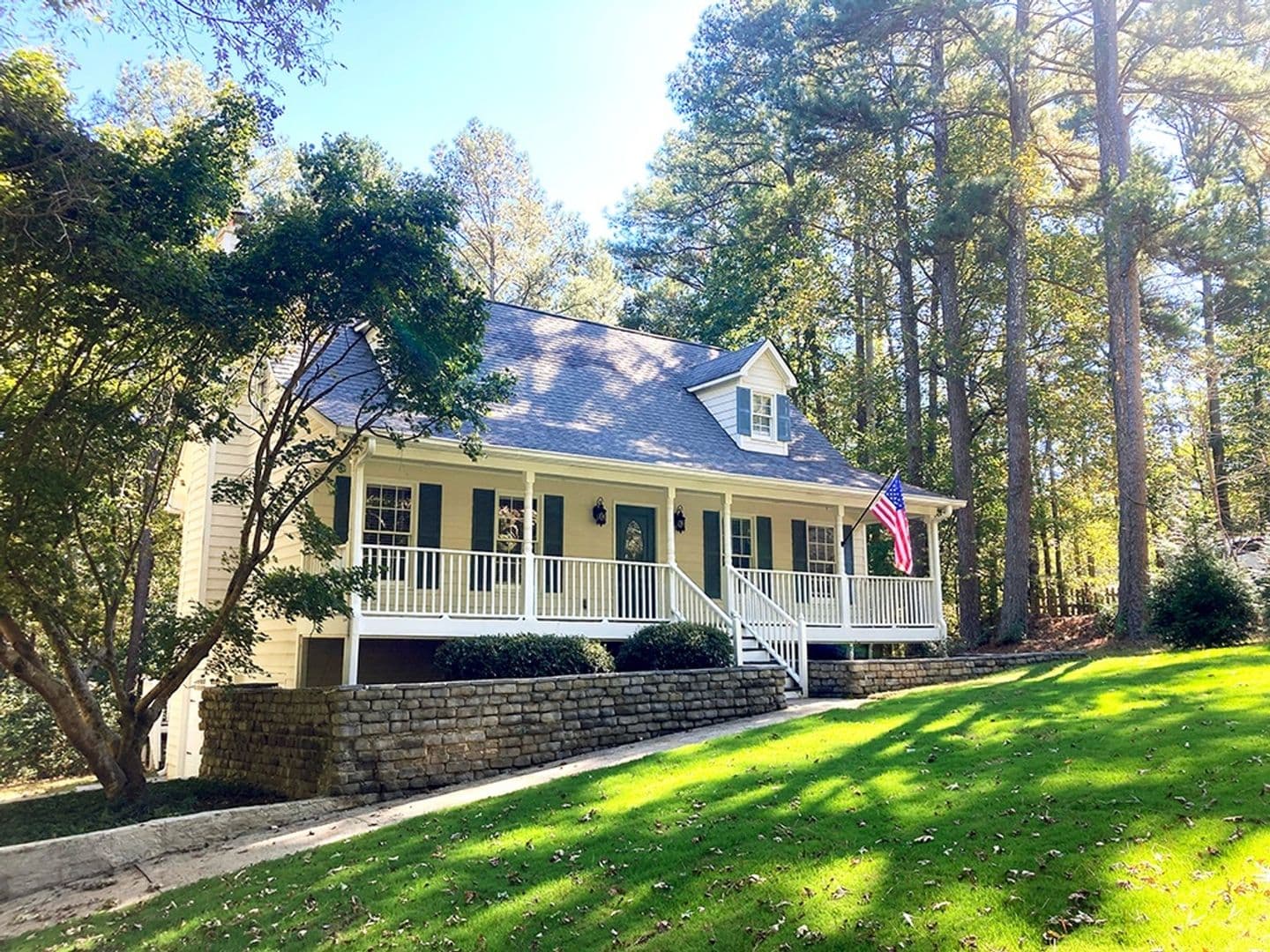 Villa Rica House: 1370 Fernwood Ct