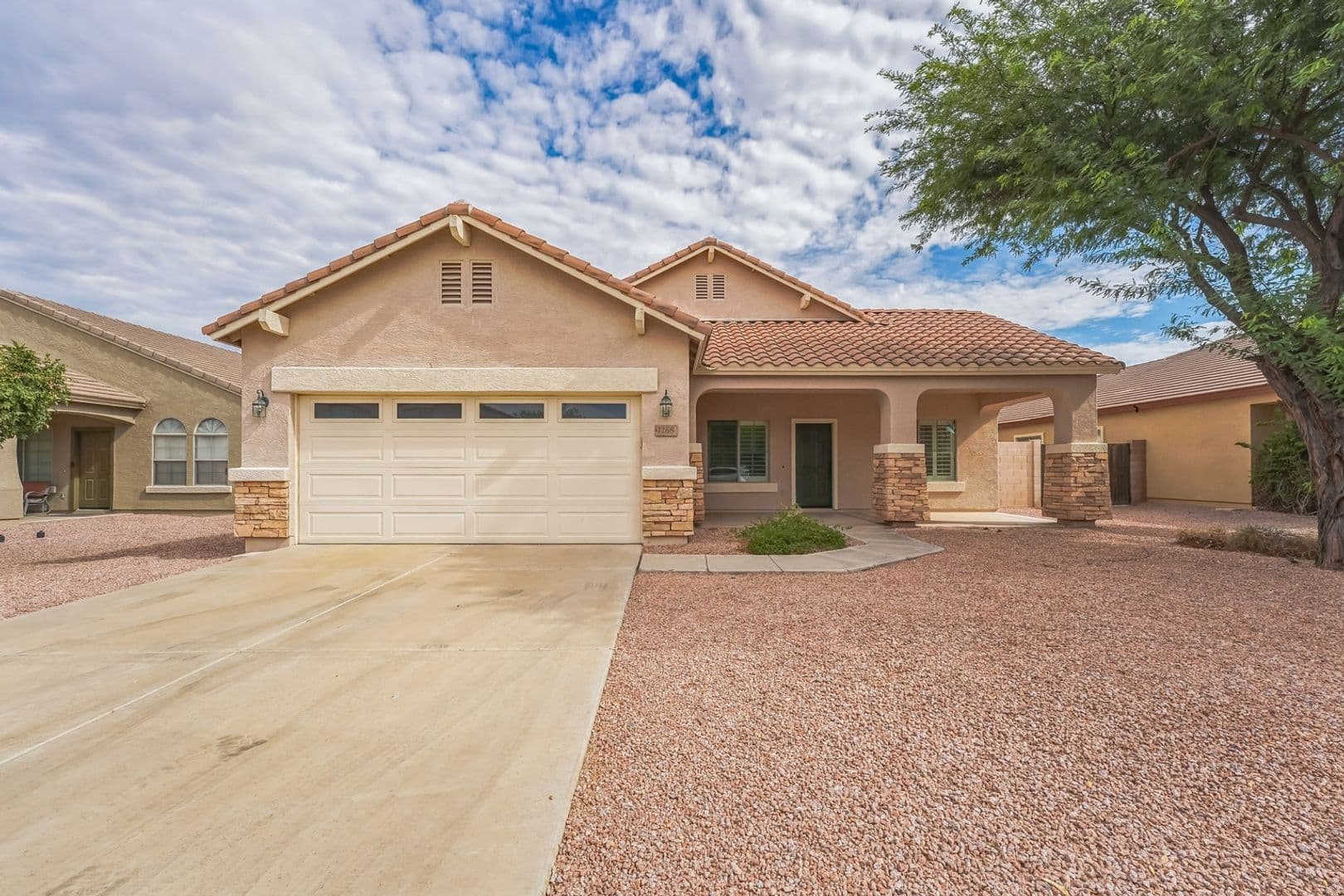 Gilbert House: 1268 E Birdland Dr