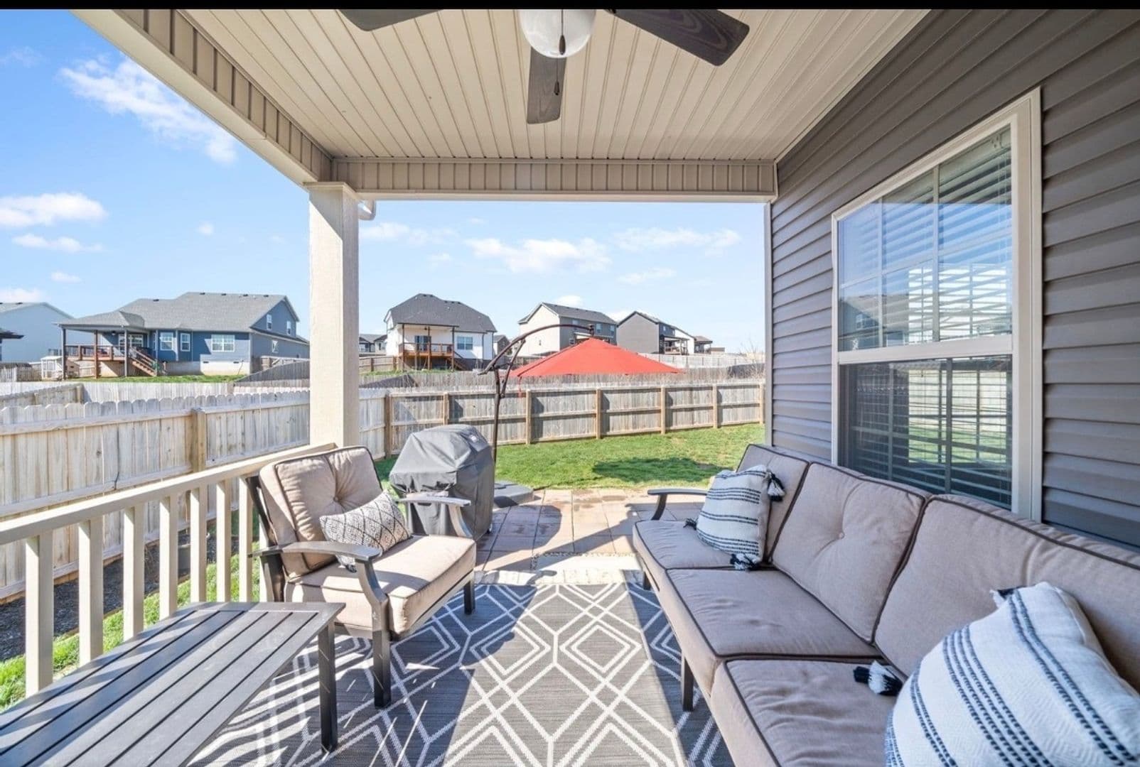 Clarksville House: 718 Banister Dr