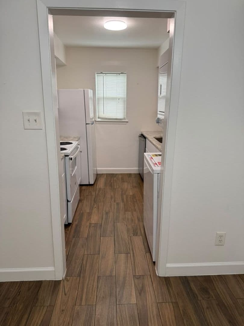 Houston Condo: 2744 Briarhurst Dr