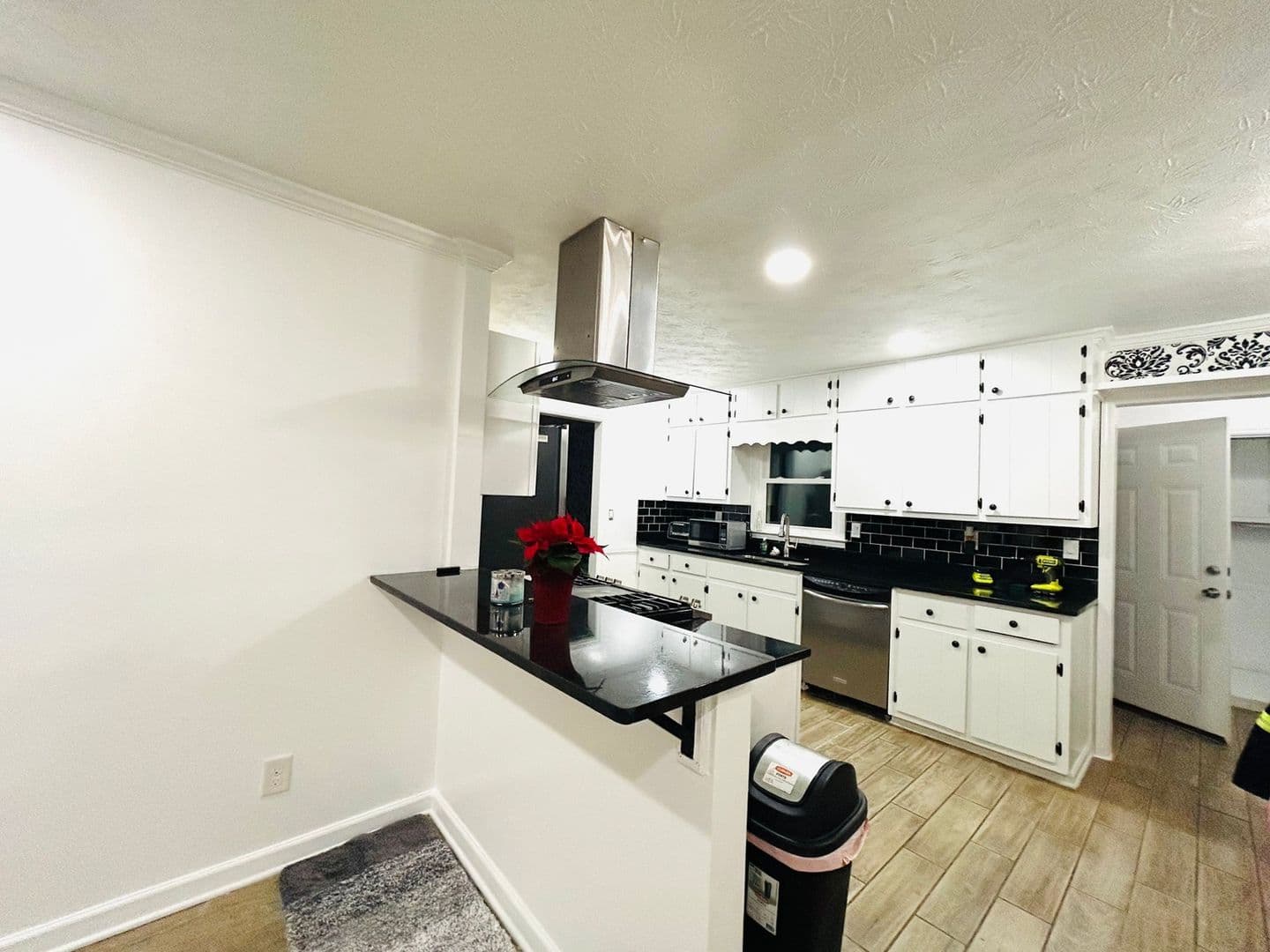 Snellville House: 2664 Abington Dr