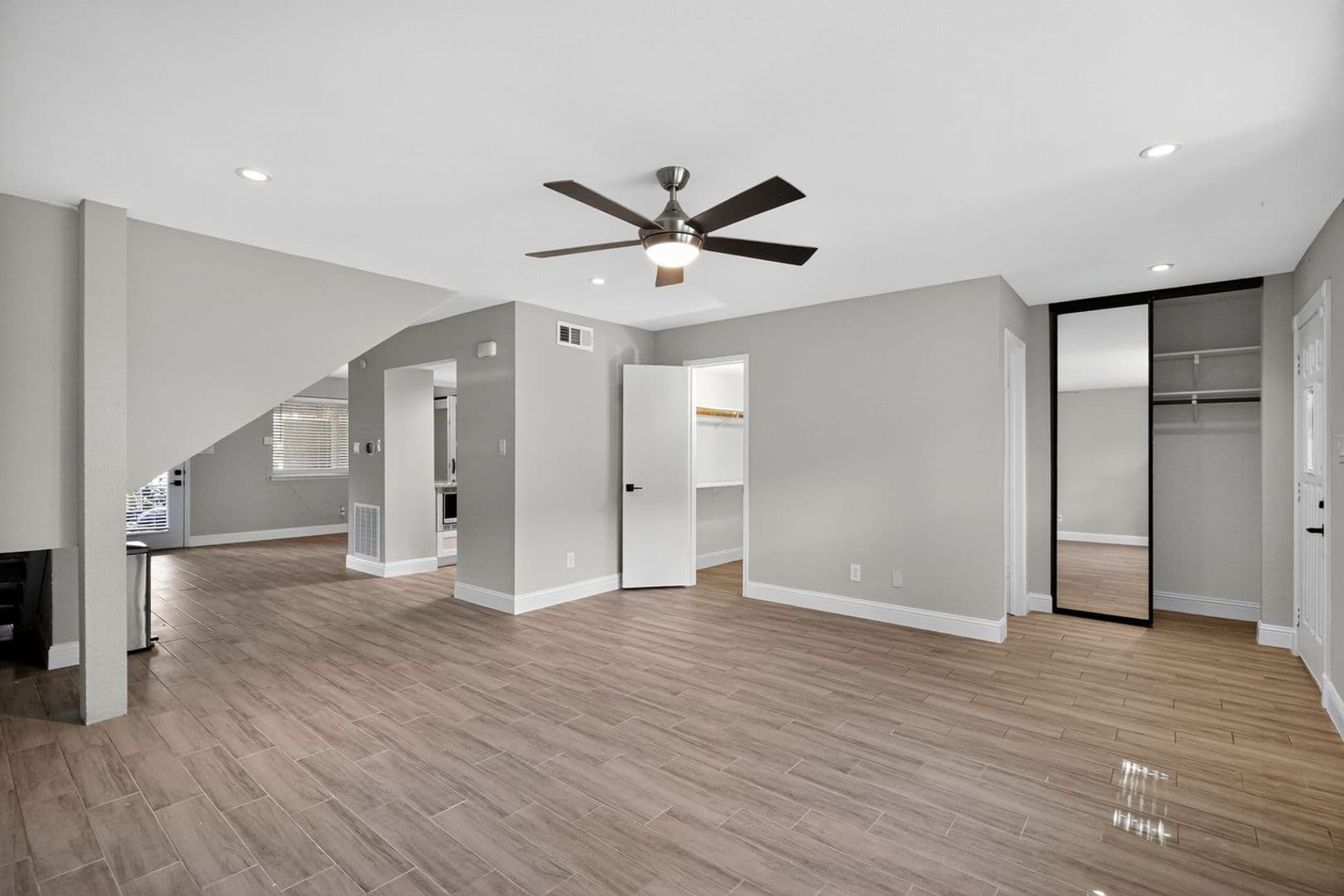 Houston House: 2250 Shadowdale Dr