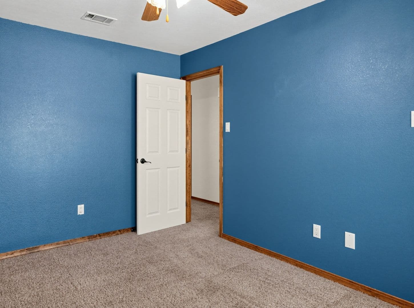 Clovis House: 109 Rosewood Dr