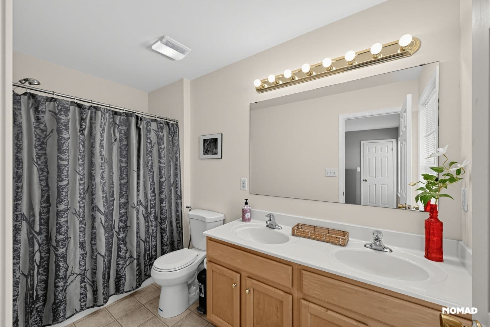 Carlisle Townhome: 318 Sherman Ave