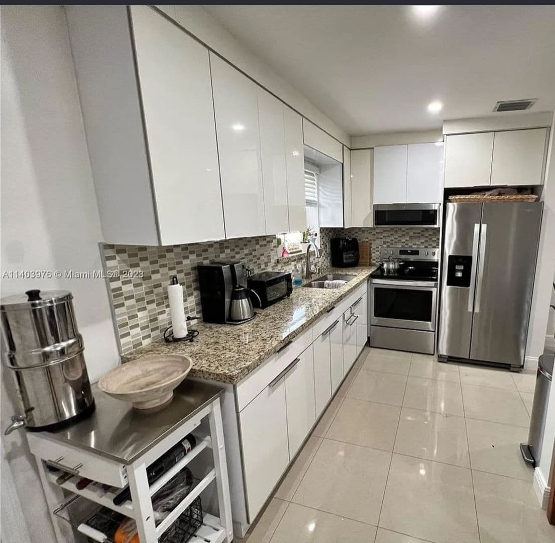 Miami Townhome: 1071 Nw 85th St
