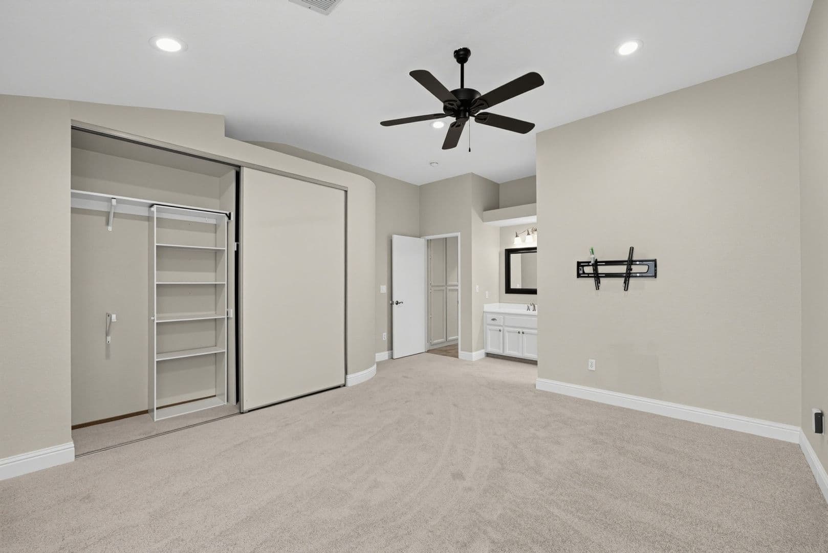 Oakley House: 1713 Fairhaven Ct