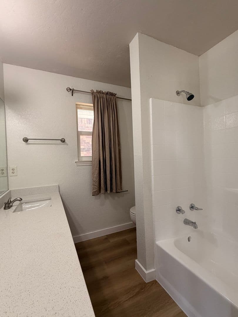 Fort Worth House: 7562 John T White Rd