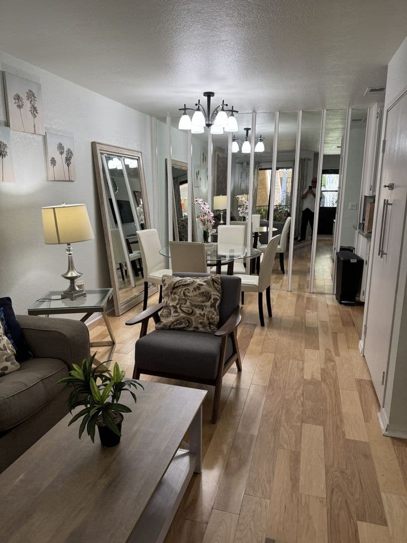 Palm Springs Condo: 2801 N Los Felices Cir E