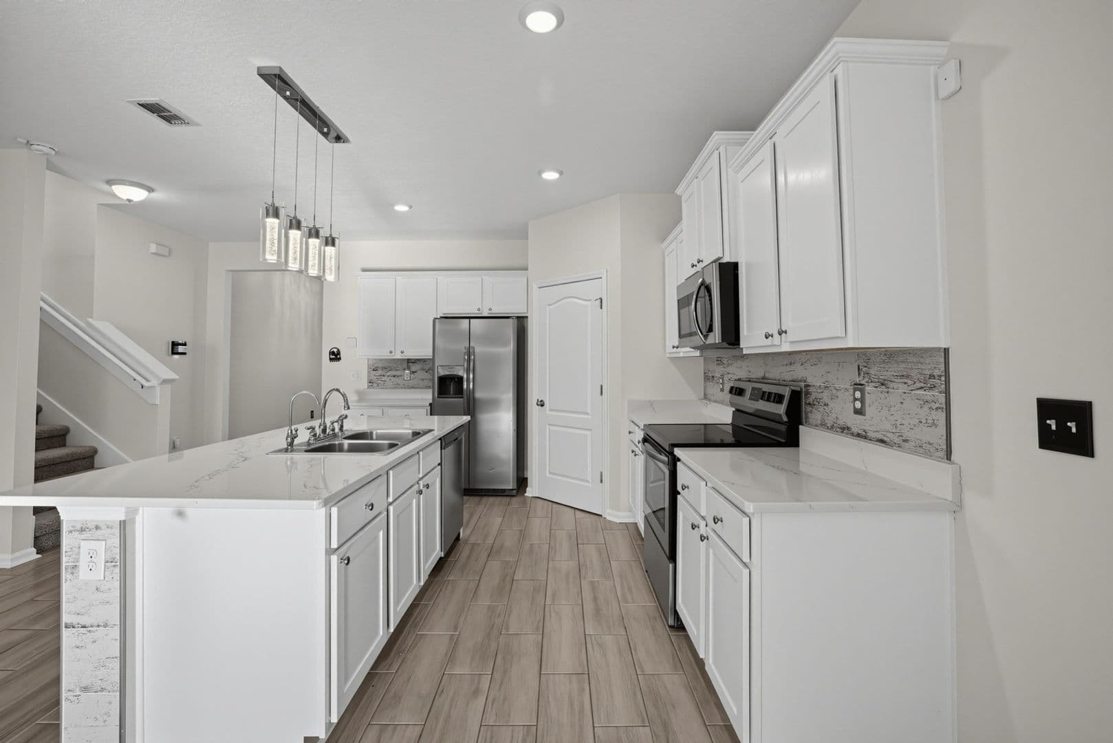 Jacksonville House: 3512 Guppy Ct