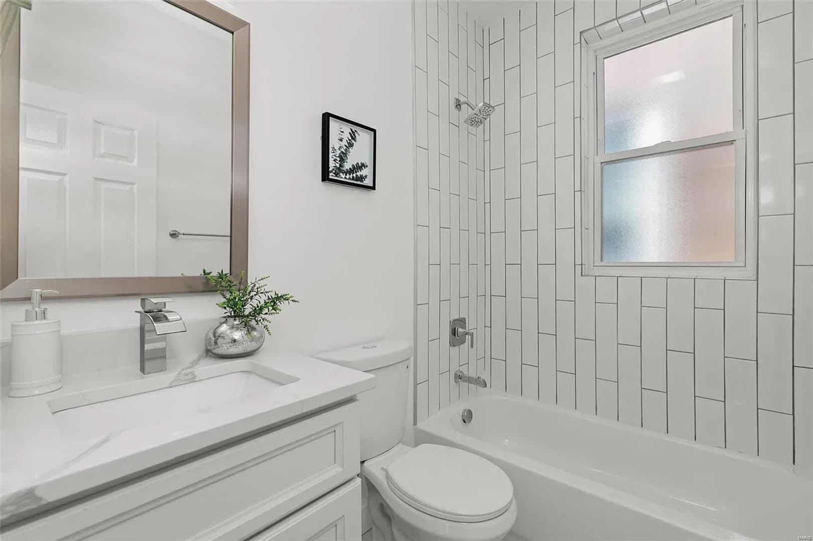 Saint Louis House: 4406 Ellenwood Ave