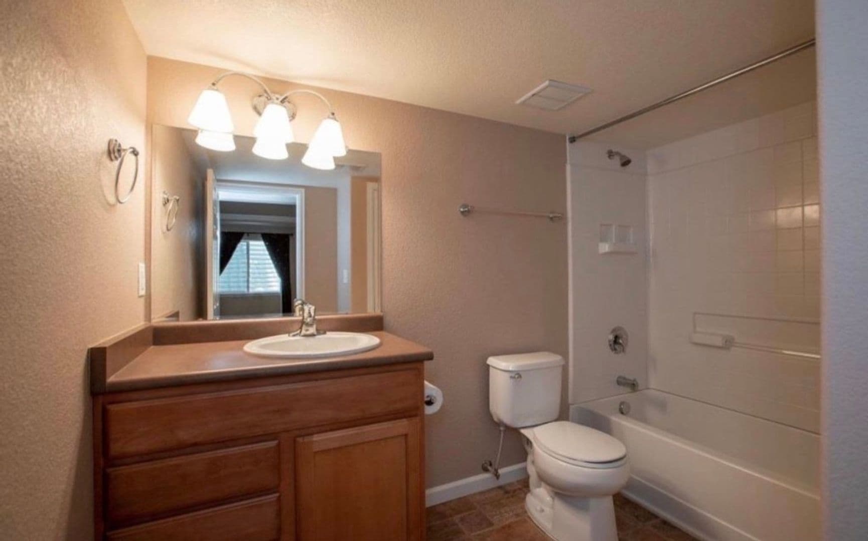 Loveland House: 6281 Sea Gull Cir