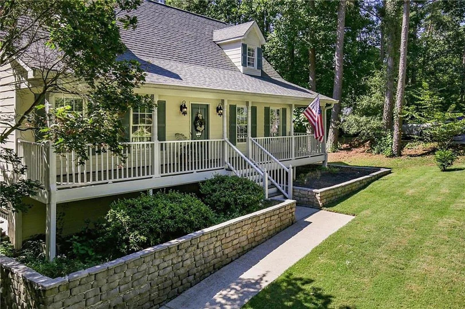 Villa Rica House: 1370 Fernwood Ct