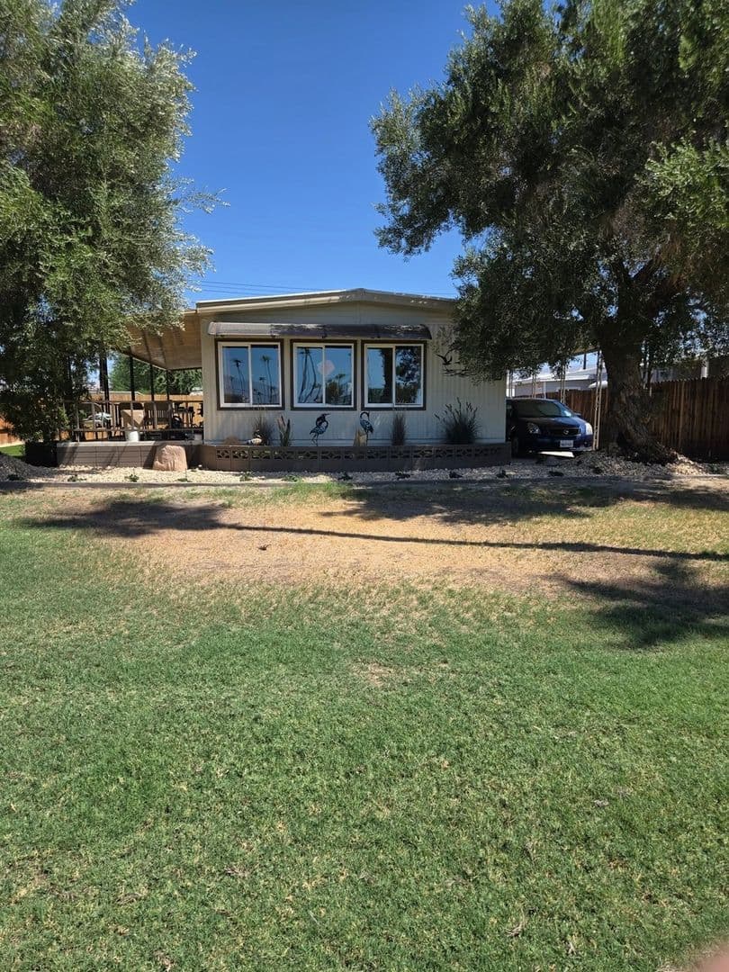 Thousand Palms House: 73537 Algonquin Pl