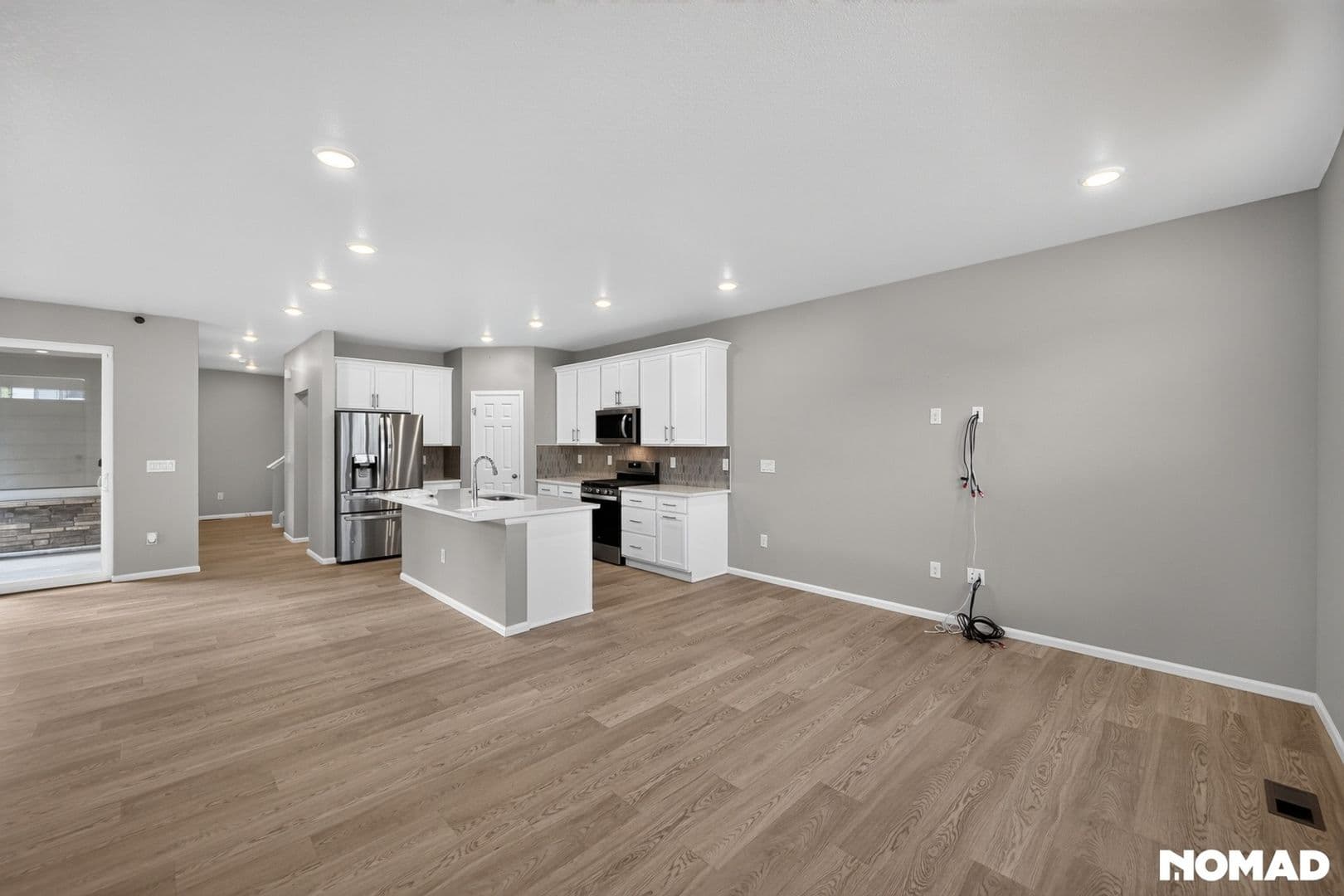 Aurora Townhome: 745 N Tempe St