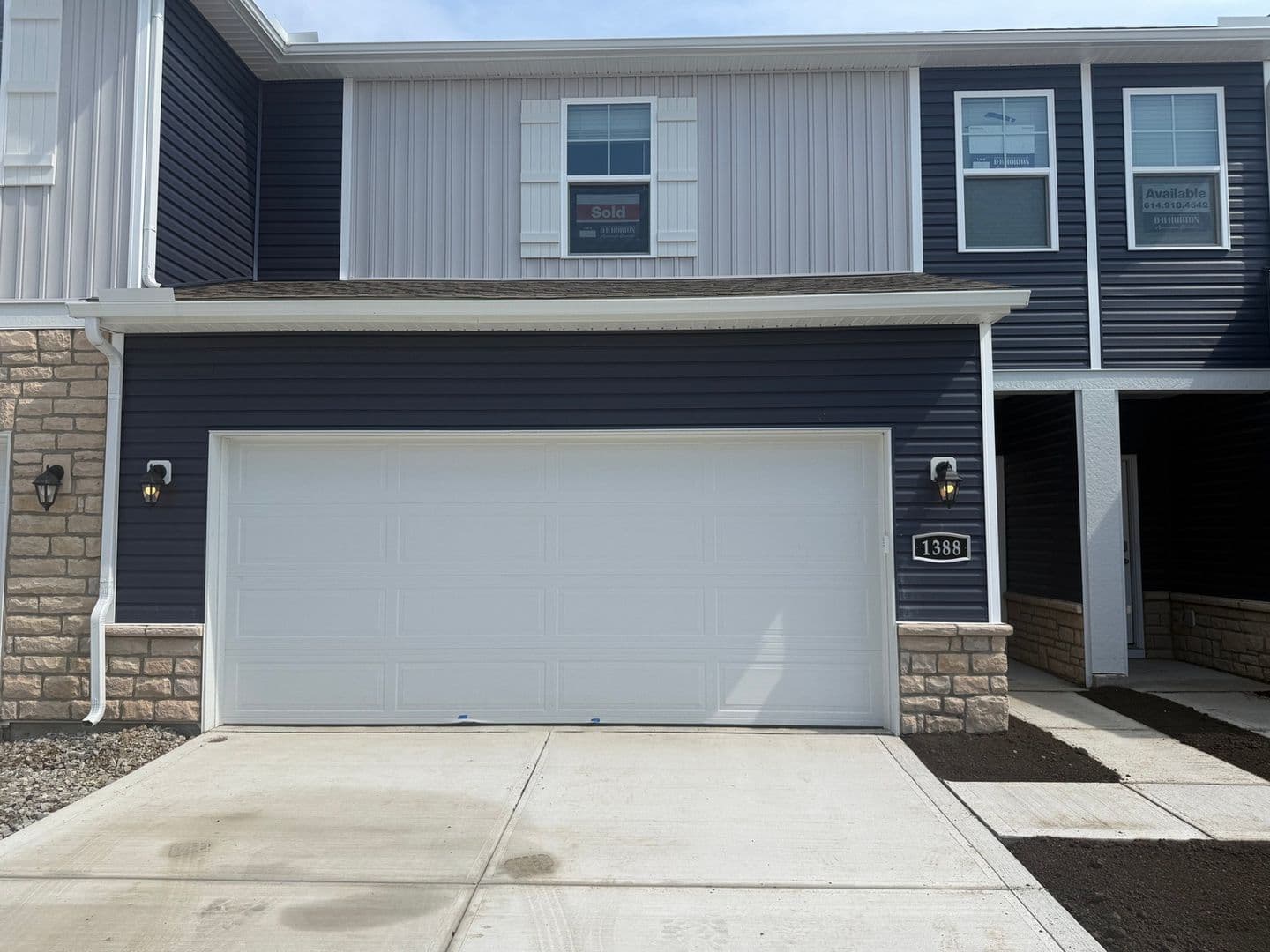 Columbus Townhome: 1388 Marinelli Dr E