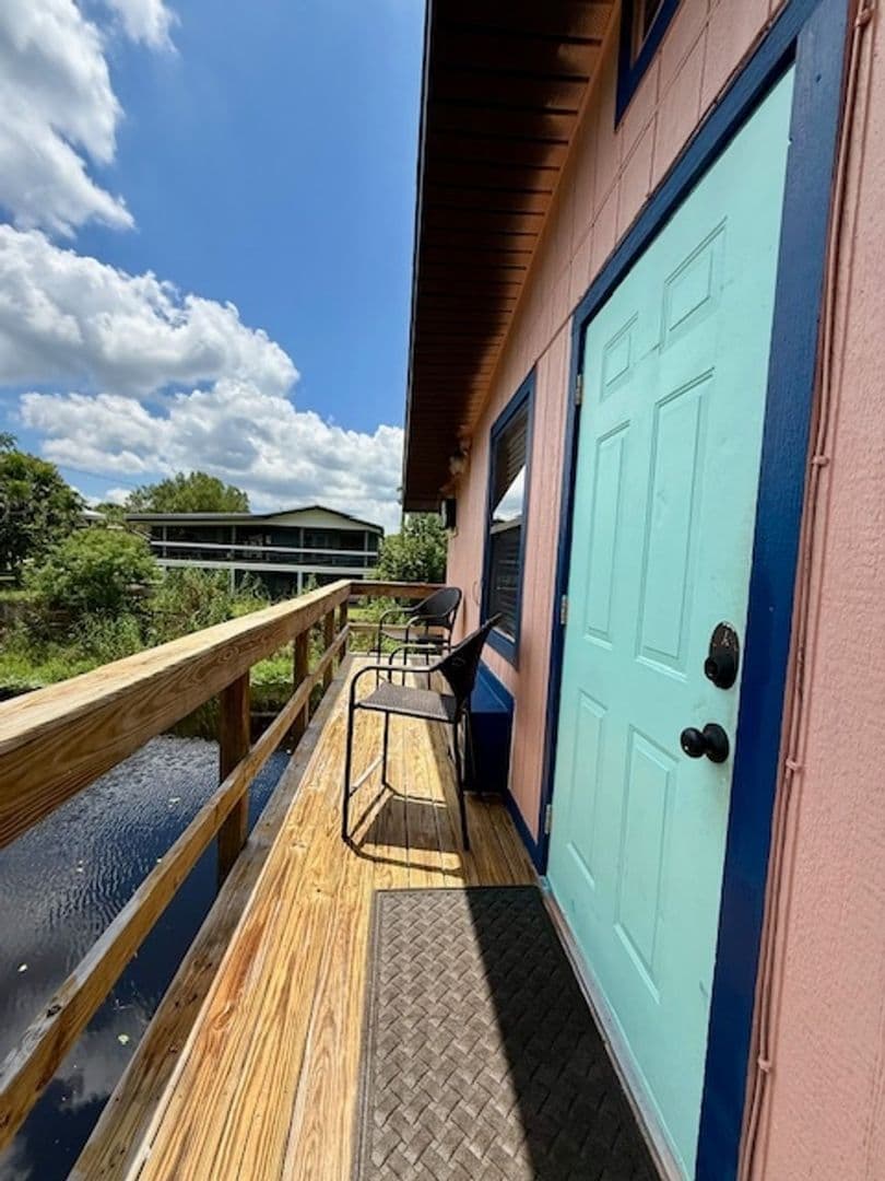 Cocoa House: 5749 Lake Poinsett Rd