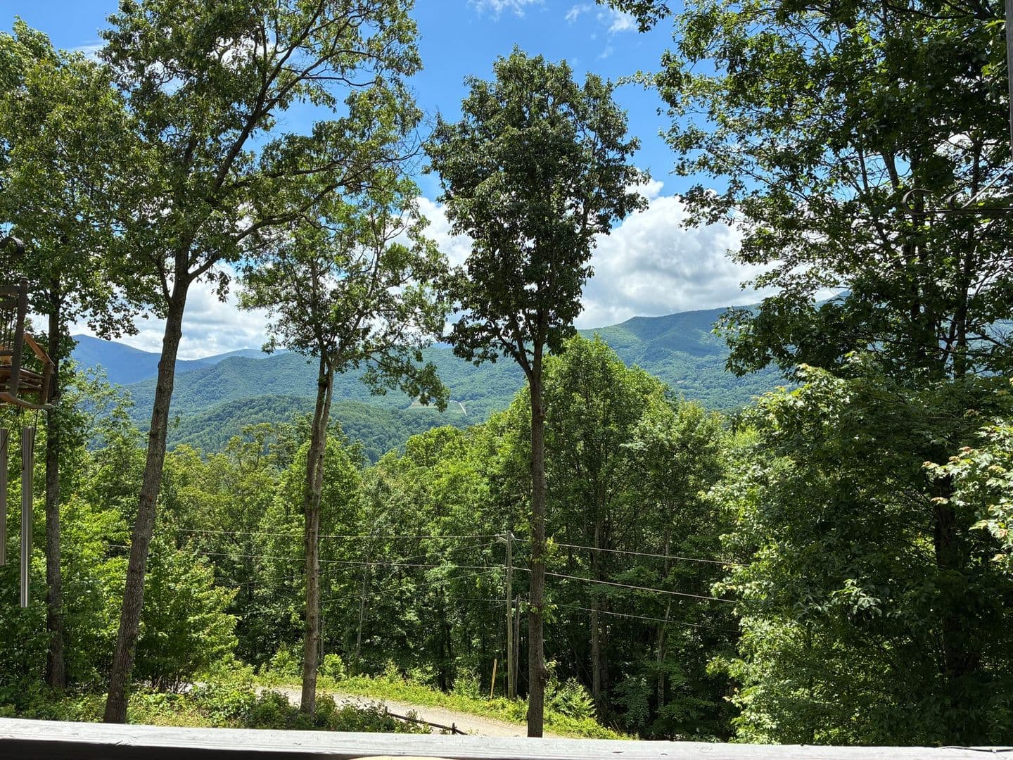 Waynesville House: 872 Mountainside Dr