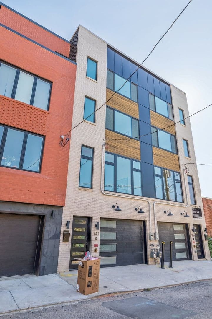 Philadelphia House: 739 N Capitol St