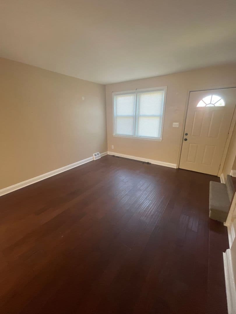 Essex House: 551 Welbrook Rd
