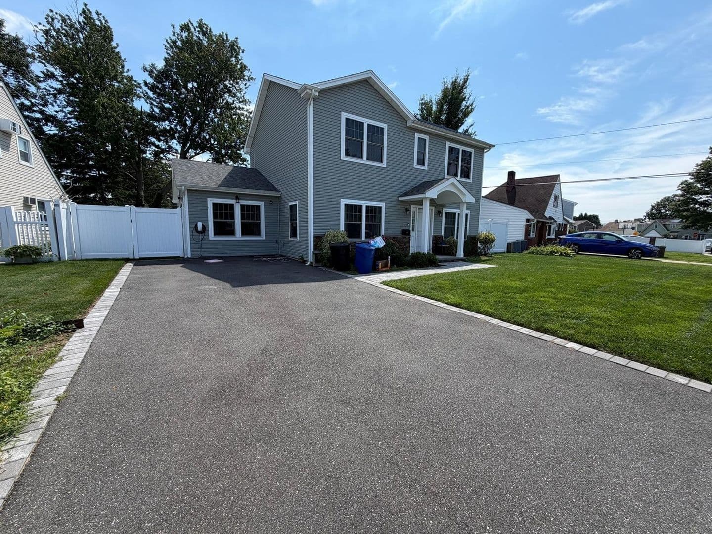 Levittown House: 27 Shepherd Ln