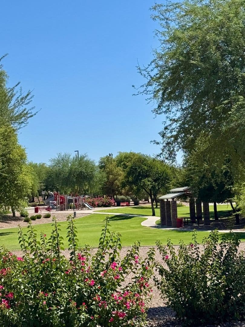 Gilbert House: 1268 E Birdland Dr