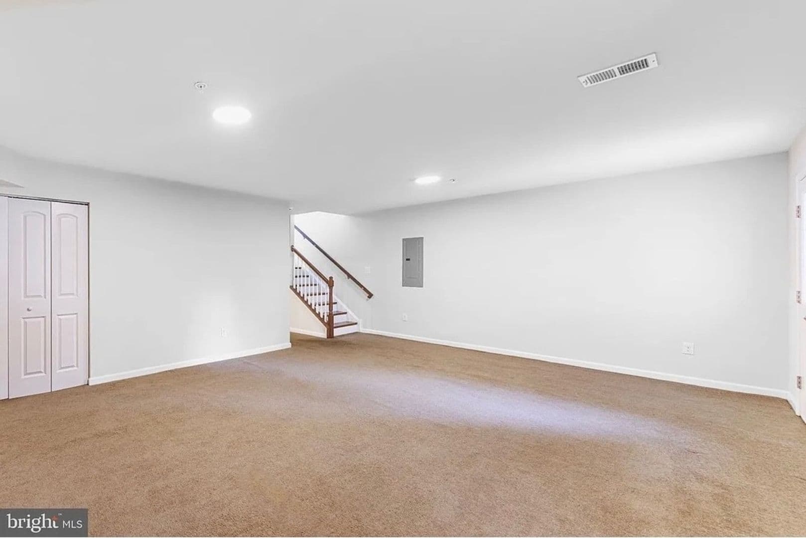 Newark Townhome: 621 S Twin Lakes Blvd