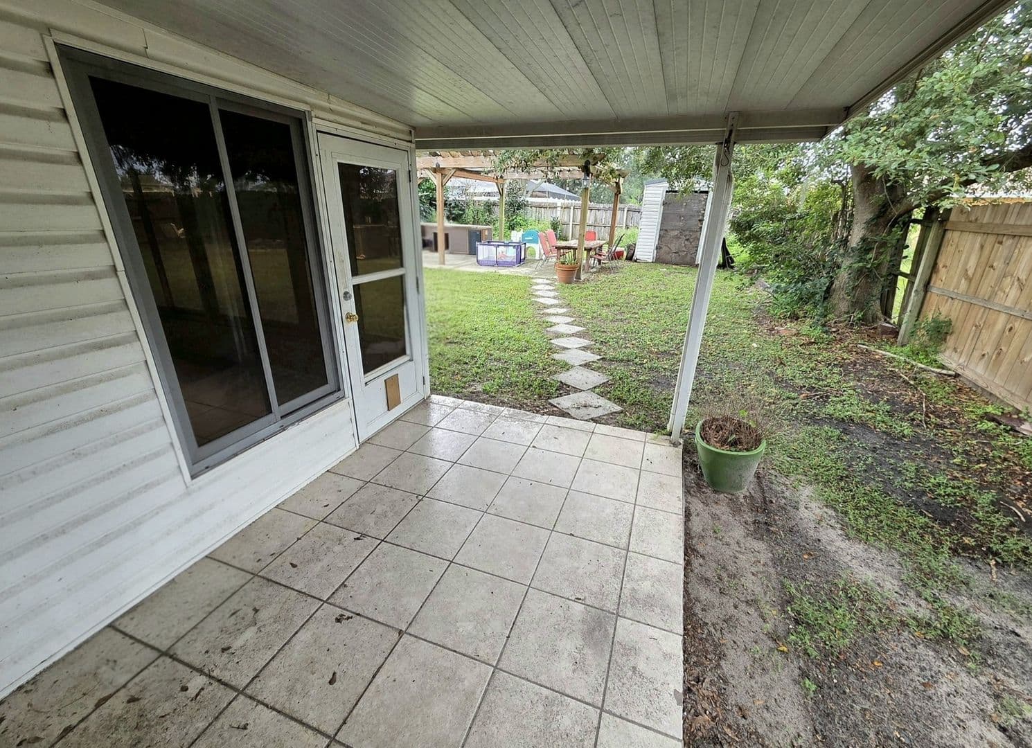 Lakeland House: 7628 Lewis Rd